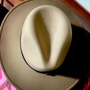 Two Sassy Jones ombré fedoras